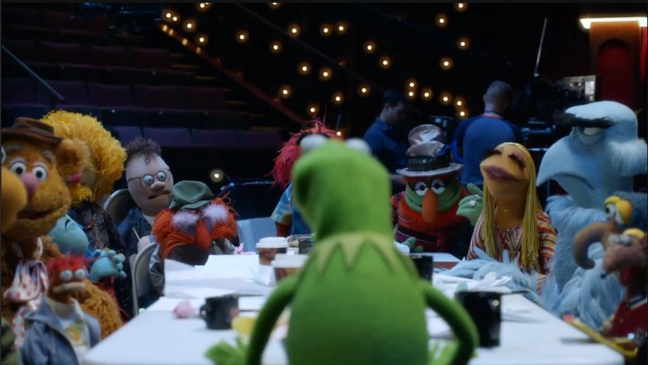 muppets-s1e1-table