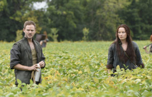 KILLJOYS -- "The Harvest" Episode 103 -- Pictured: (l-r) Aaron Ashmore as John, Tamsen McDonough as Lucy -- (Photo by: Steve Wilkie/Temple Street Releasing Limited/Syfy)