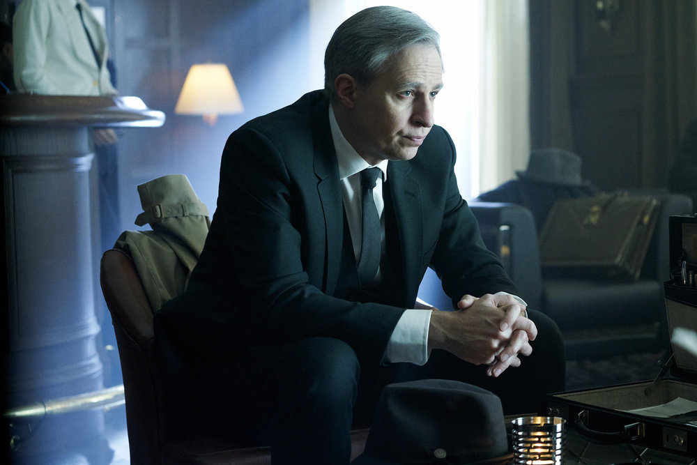 12 MONKEYS -- "Fatherland" Episode 210 -- Pictured: Jay Karnes as Robert Gale -- (Photo by: Steve Wilkie/Syfy)