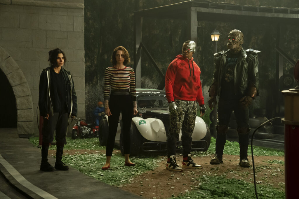 Left to Right: Diane Guerrero as Jane, April Bowlby as Rita Farr, Joivan Wade as Cyborg, and Brendan Fraser/Riley Shanahan as Cliff Steele. 