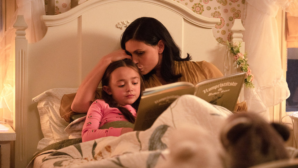 Elena reads Sofiva a bedtime story in nbc's the endgame