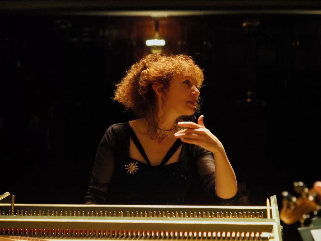 Jeannette Sorrell at her harpsicord